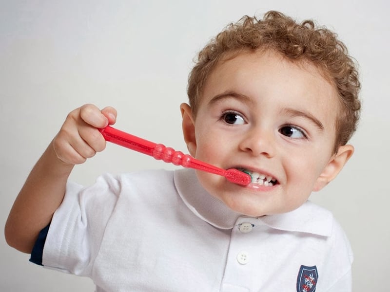 Chăm sóc và vệ sinh răng miệng cho bé đúng cách