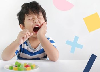 Trẻ bị sâu răng sữa nên xử lý như thế nào là an toàn nhất?