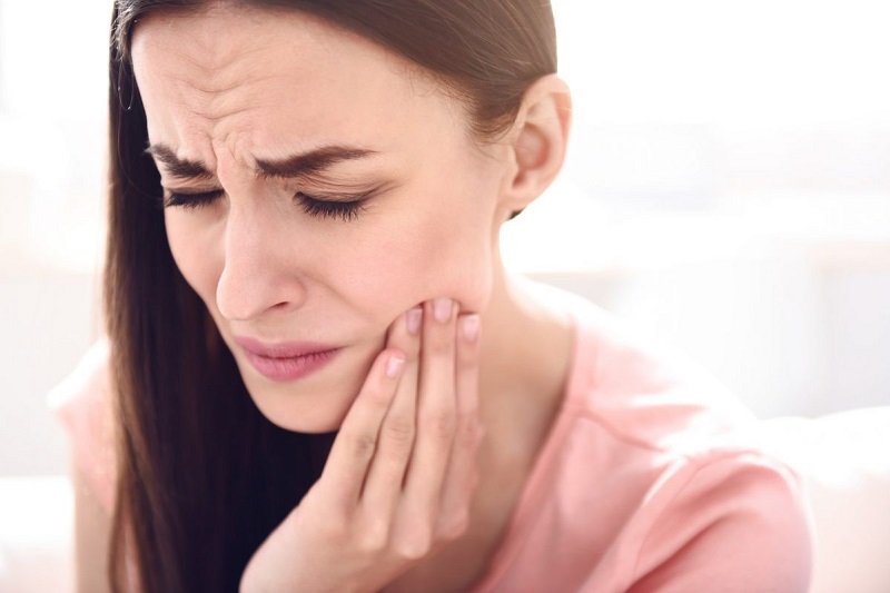 Đau buốt ở răng có thể là dấu hiệu cảnh báo các bệnh lý nha khoa