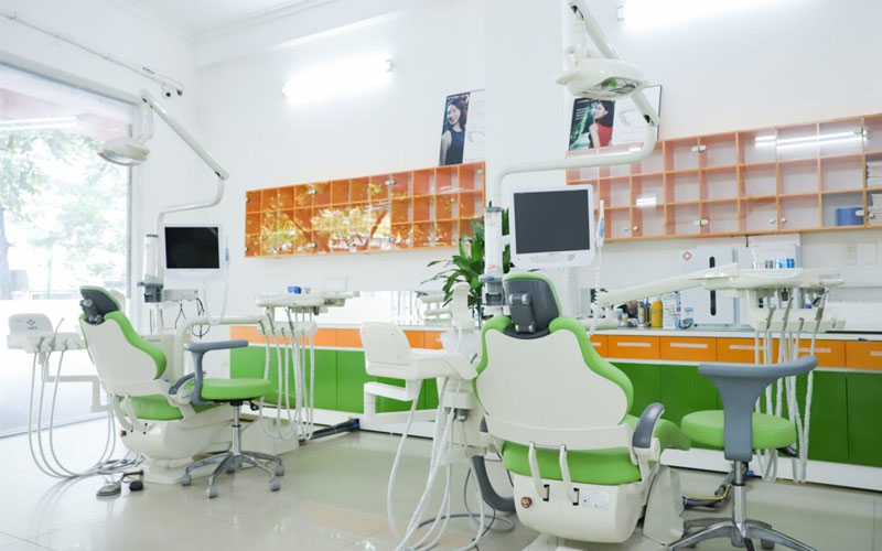 Phòng khám răng miệng Việt Smile được nhiều khách hàng tin tưởng điều trị nấm lưỡi 