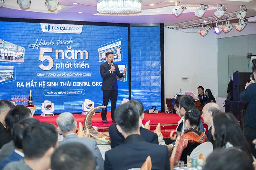 Chủ tịch HĐQT Dental Group - Ông Nguyễn Văn Bằng phát biểu 