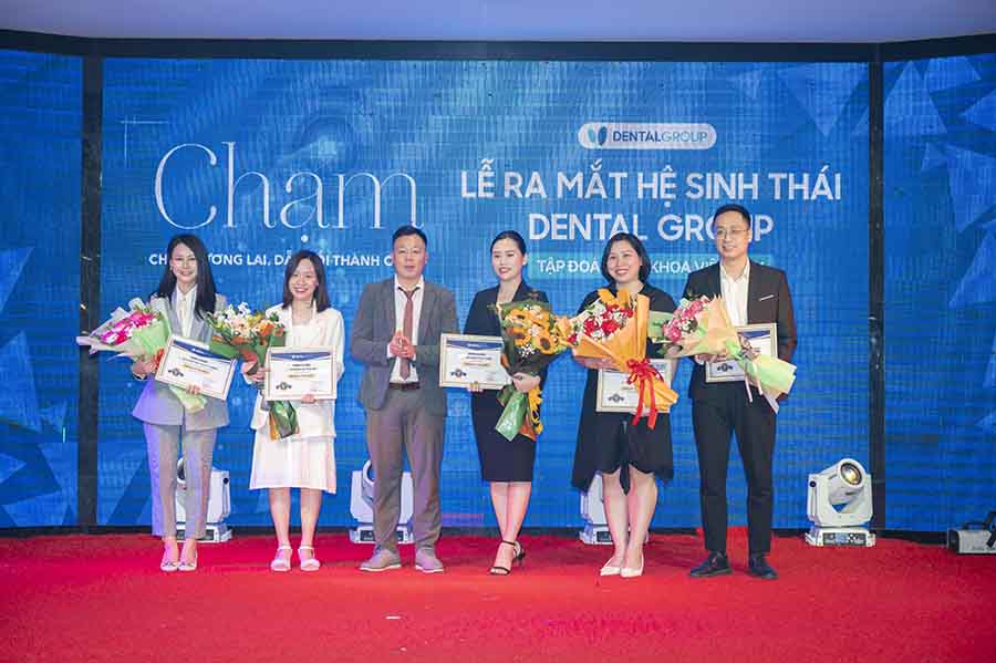 Dental Group vinh danh nhân sự đạt thành tích xuất sắc